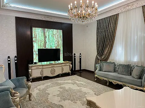 Satılır 6 otaqlı həyət evi 510 m²