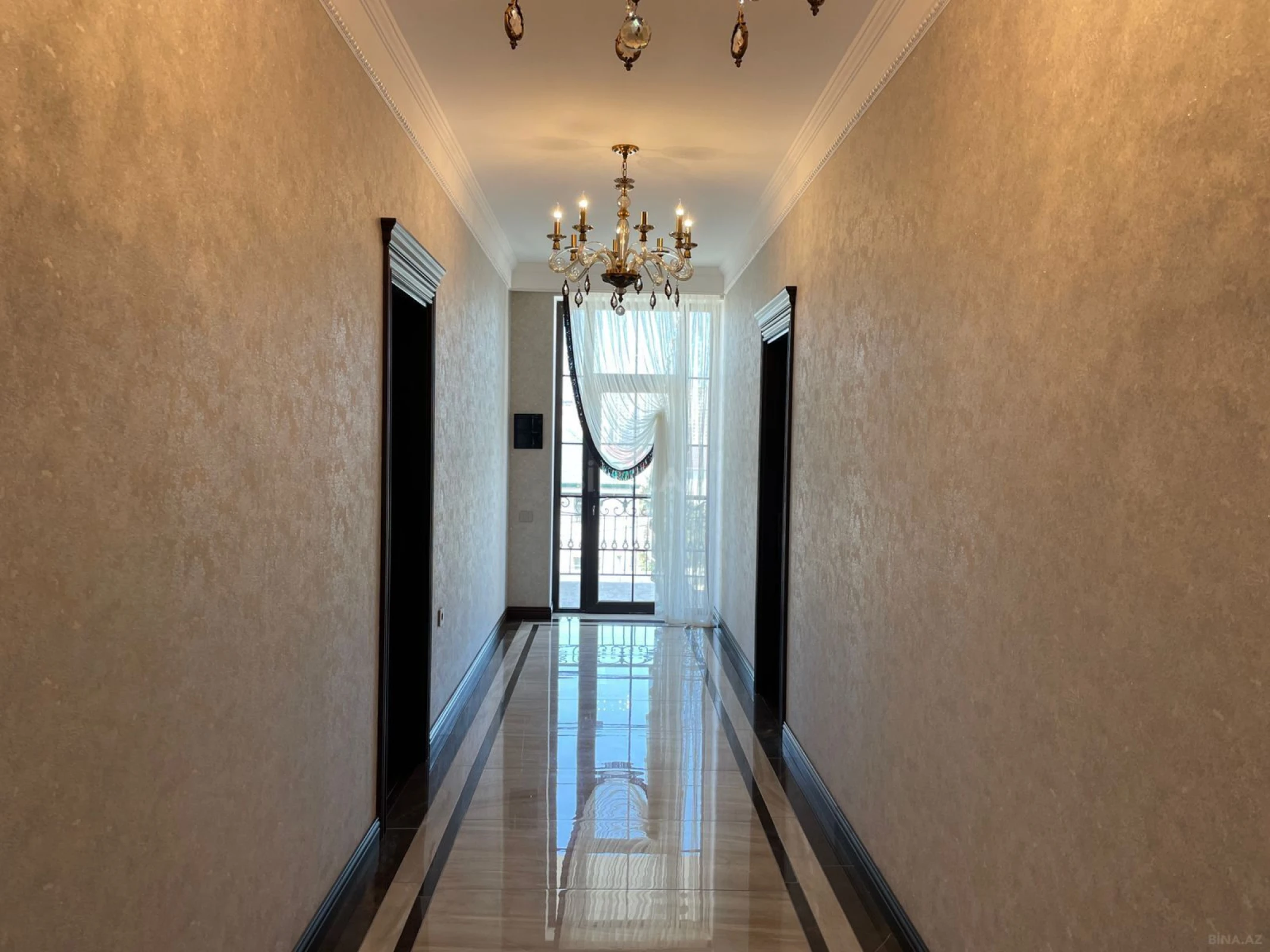 Satılır 6 otaqlı həyət evi 510 m²