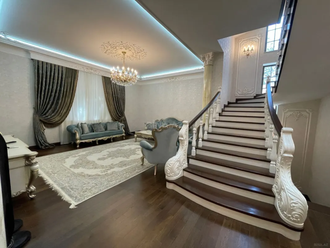 Satılır 6 otaqlı həyət evi 510 m²