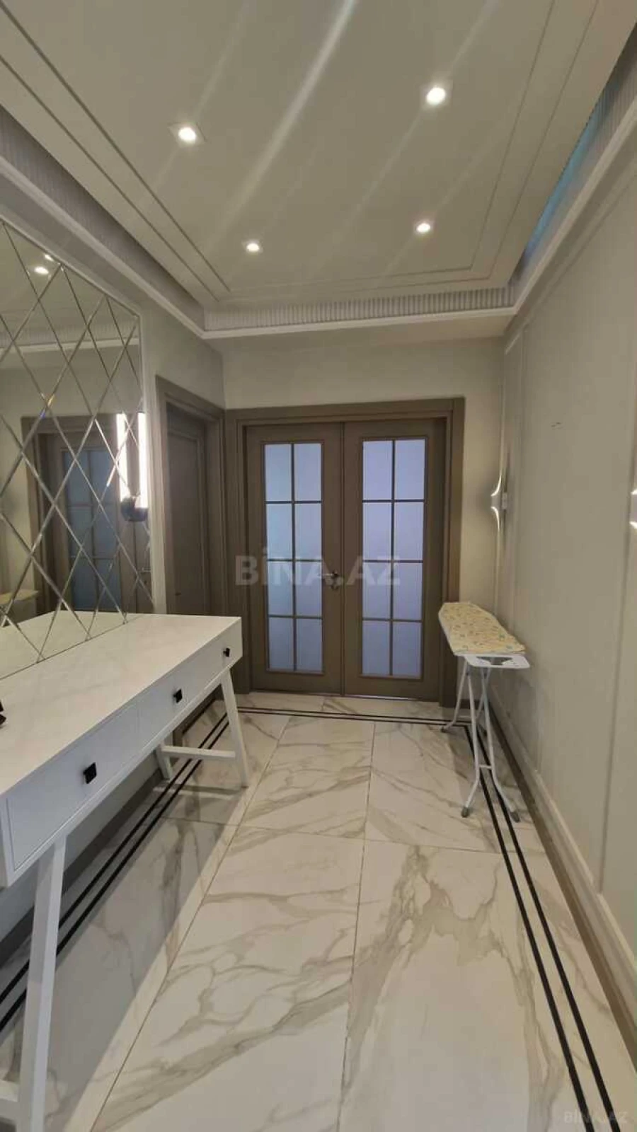 Satılır 3 otaqlı mənzil 107 m²