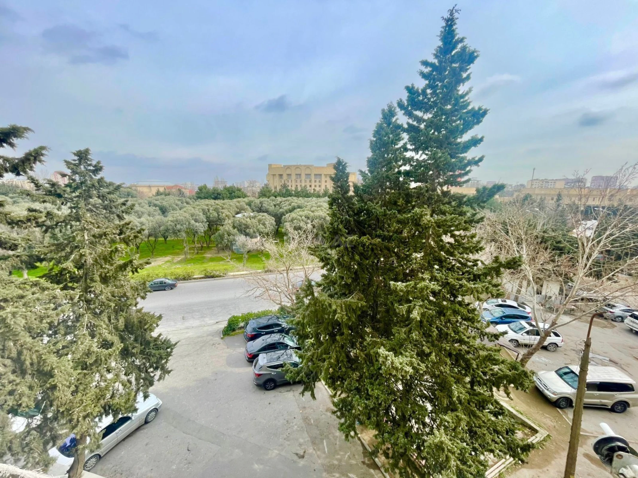 Satılır 2 otaqlı mənzil 65 m²