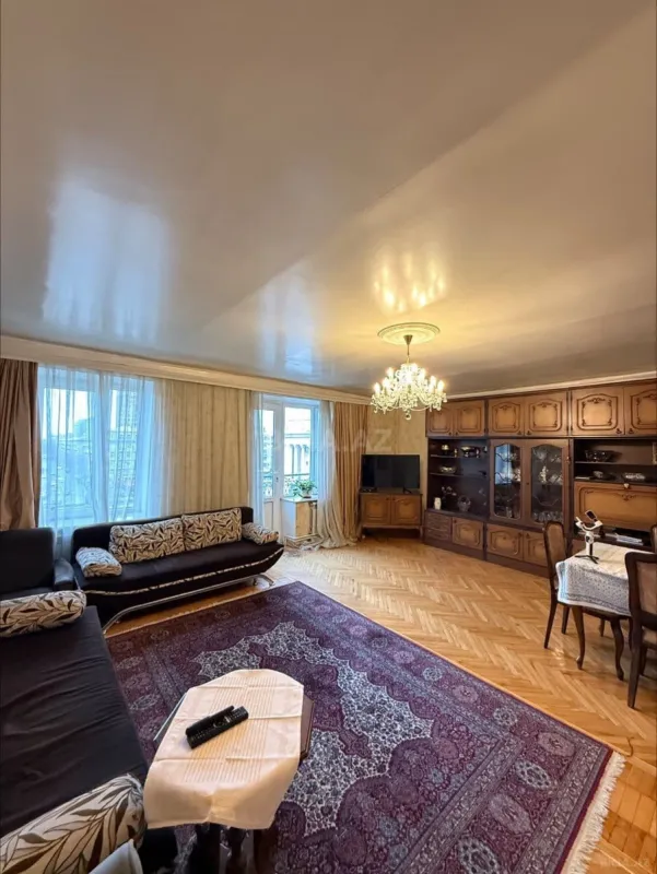 Satılır 3 otaqlı mənzil 110 m²