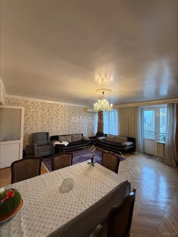 Satılır 3 otaqlı mənzil 110 m²