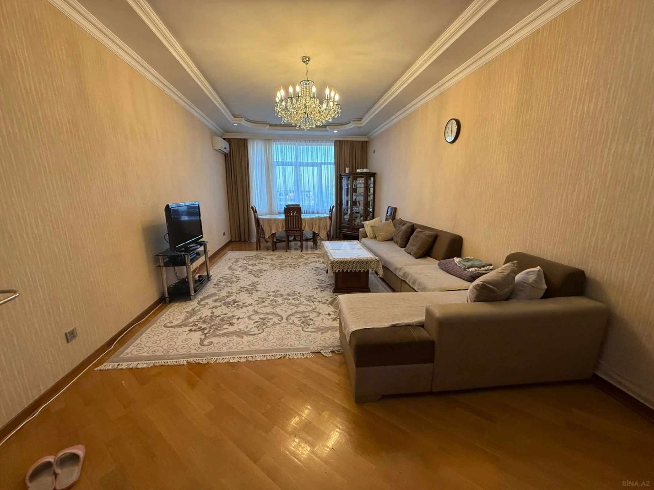 Satılır 4 otaqlı mənzil 145 m²