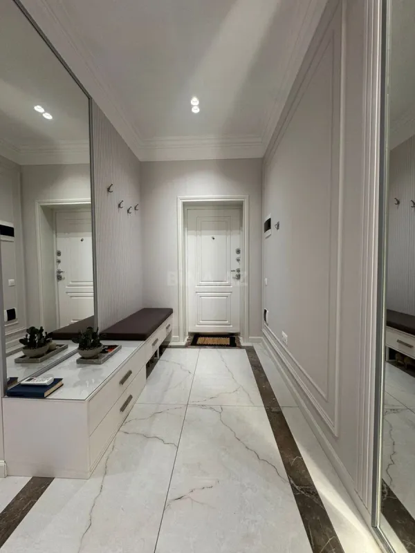 Kirayə verilir 2 otaqlı mənzil 90 m²