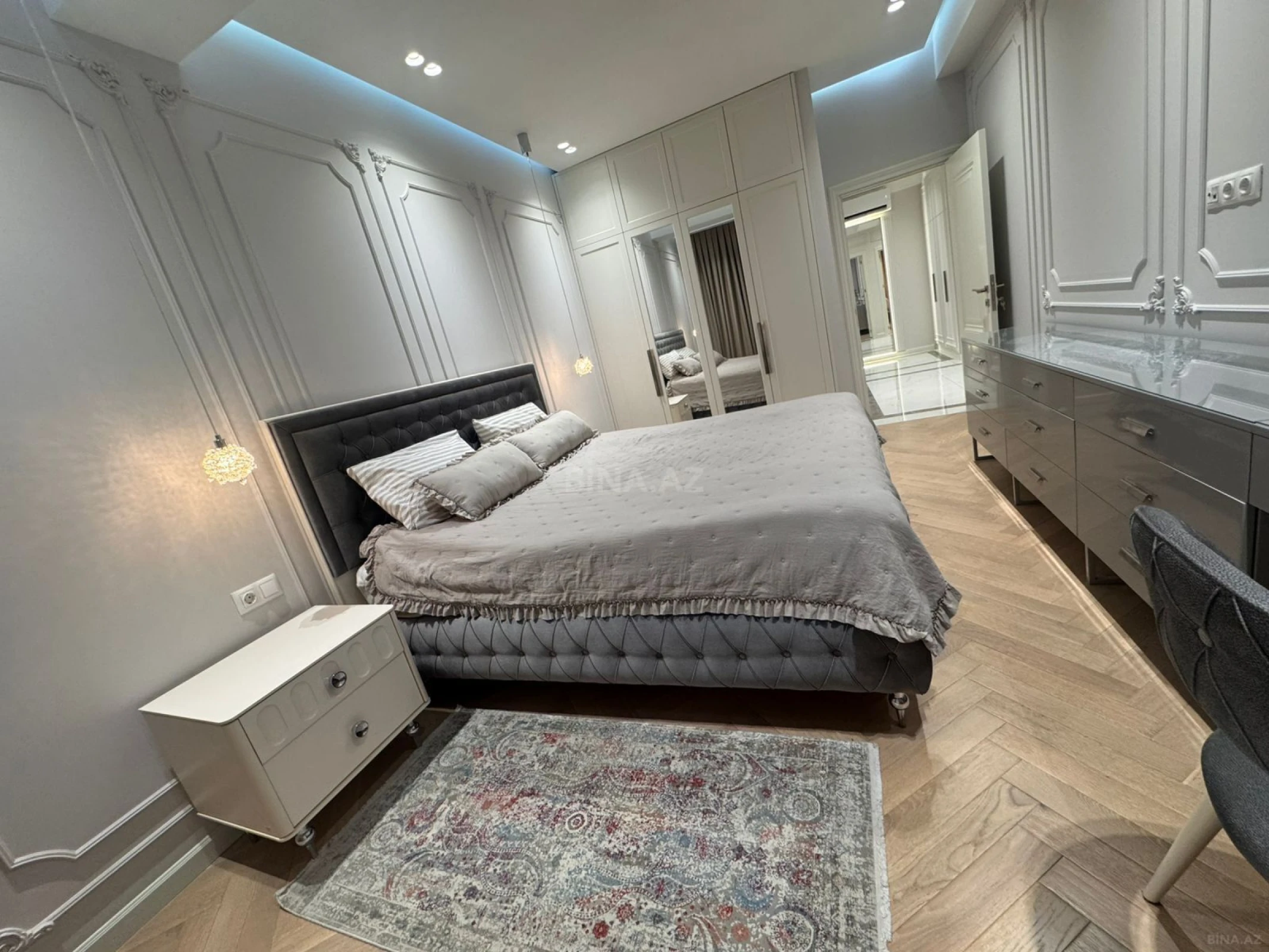 Kirayə verilir 2 otaqlı mənzil 90 m²