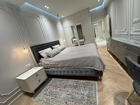 Kirayə verilir 2 otaqlı mənzil 90 m²