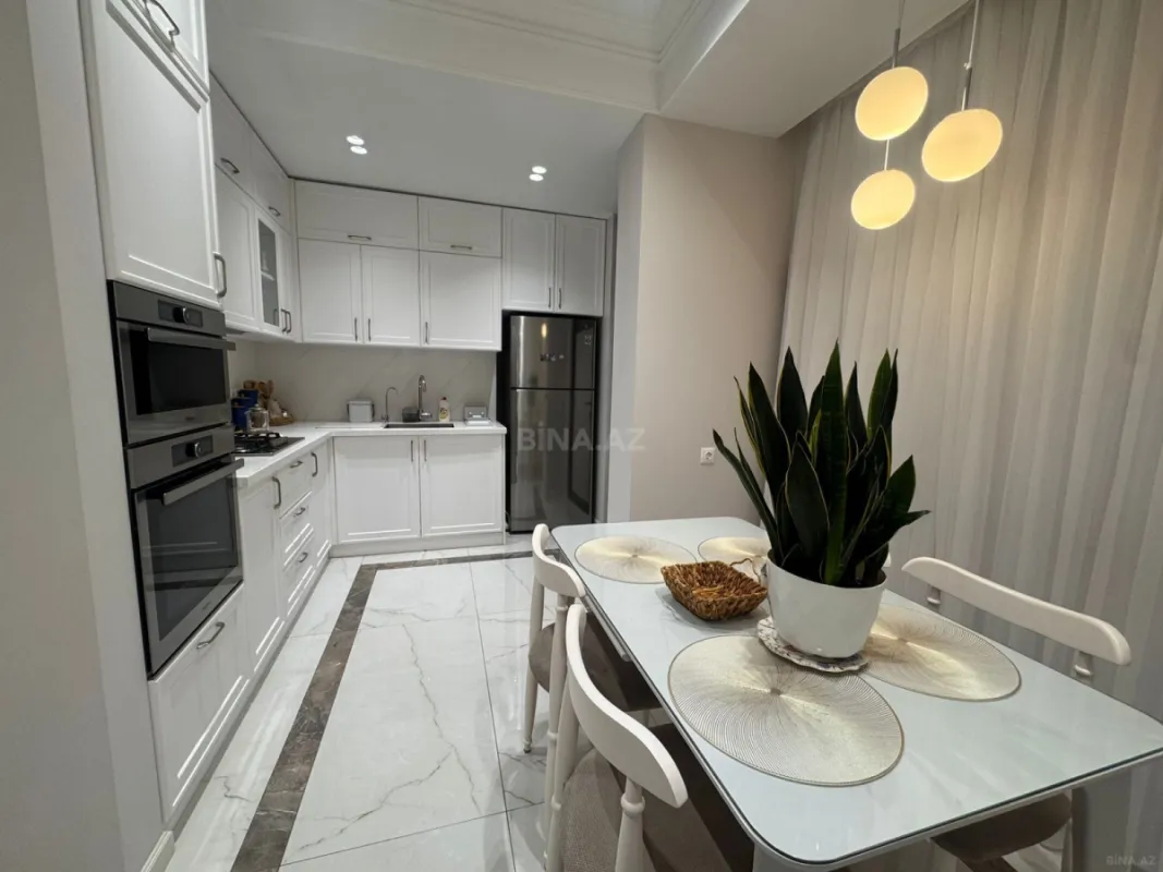 Kirayə verilir 2 otaqlı mənzil 90 m²