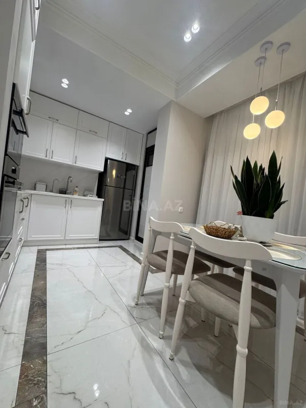 Kirayə verilir 2 otaqlı mənzil 90 m²