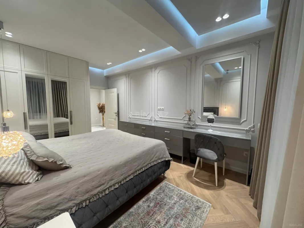 Kirayə verilir 2 otaqlı mənzil 90 m²