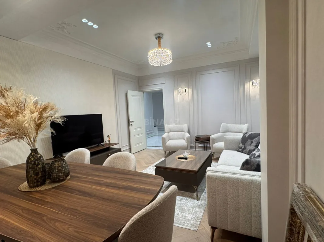 Kirayə verilir 2 otaqlı mənzil 90 m²