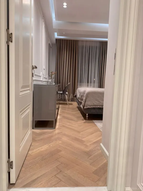 Kirayə verilir 2 otaqlı mənzil 90 m²