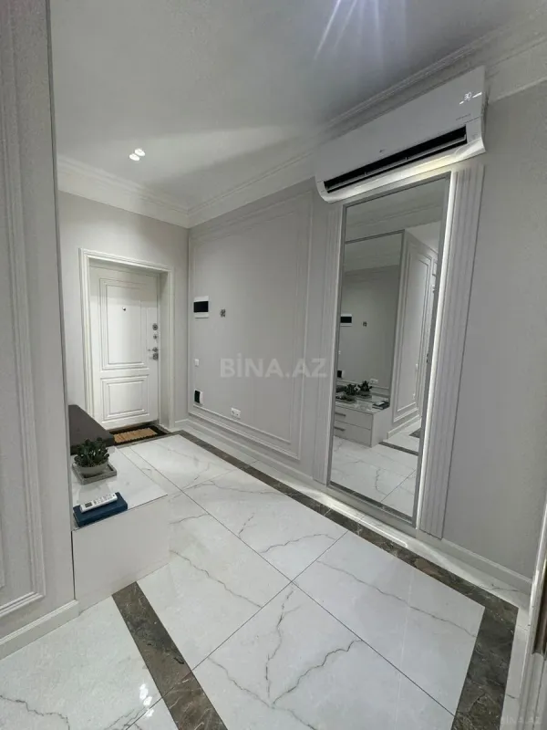 Kirayə verilir 2 otaqlı mənzil 90 m²