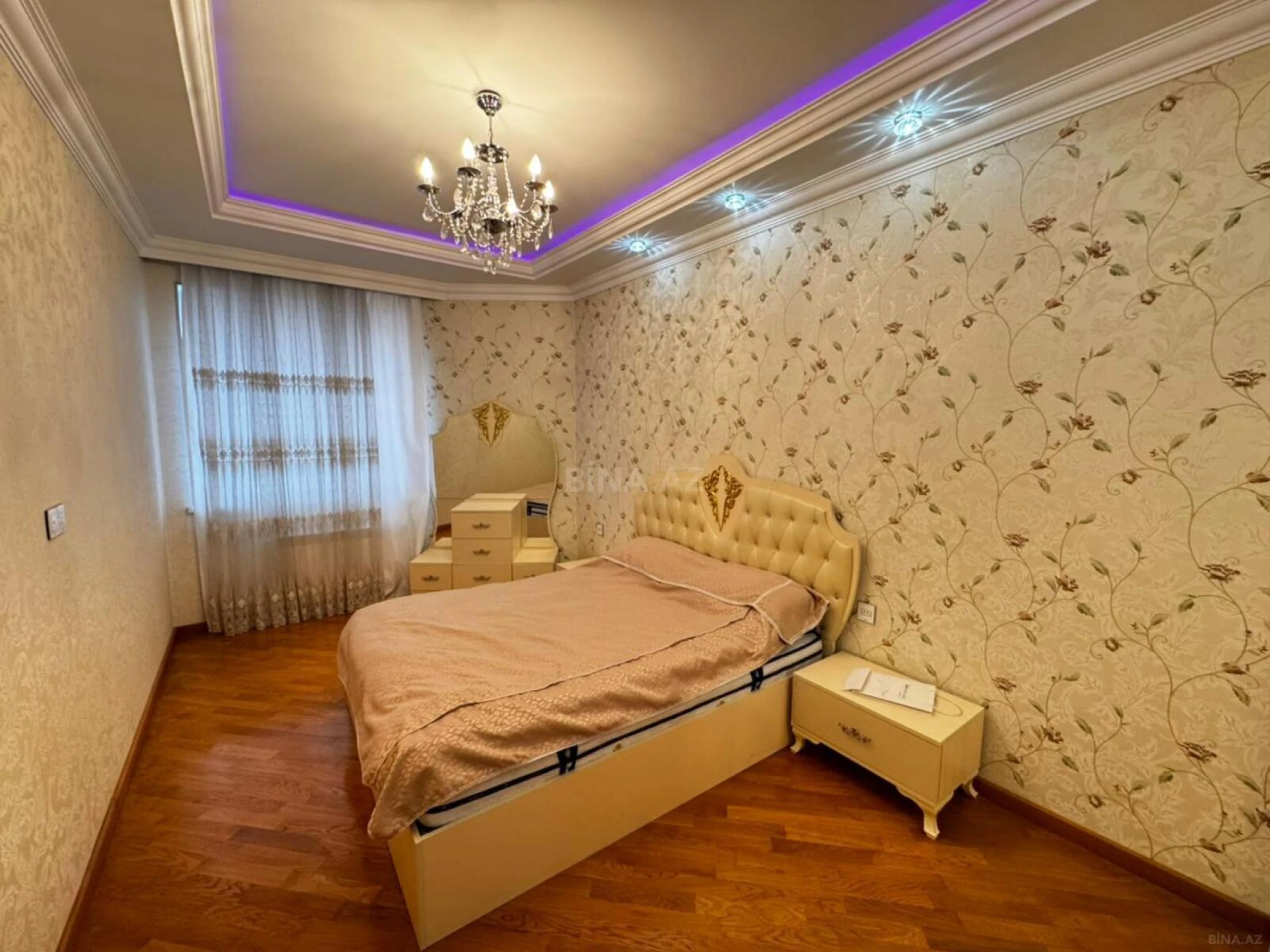 Satılır 3 otaqlı mənzil 105 m²