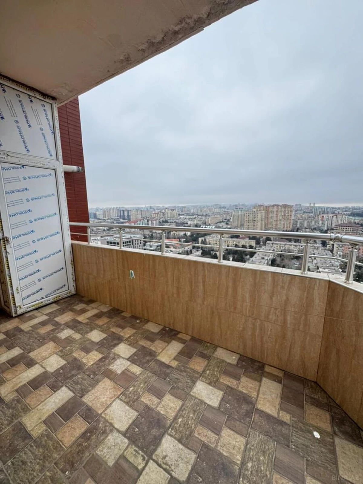 Satılır 3 otaqlı mənzil 105 m²