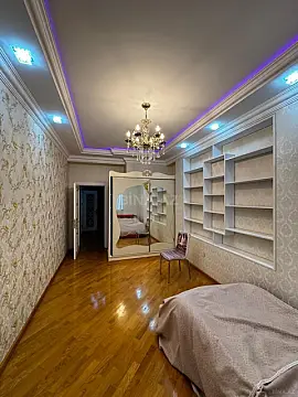 Satılır 3 otaqlı mənzil 105 m²