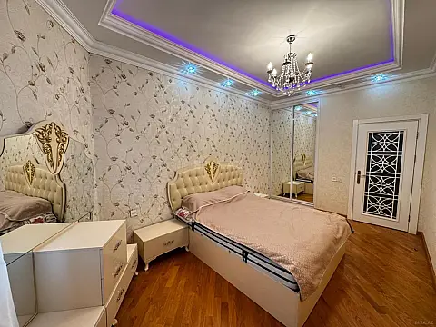 Satılır 3 otaqlı mənzil 105 m²