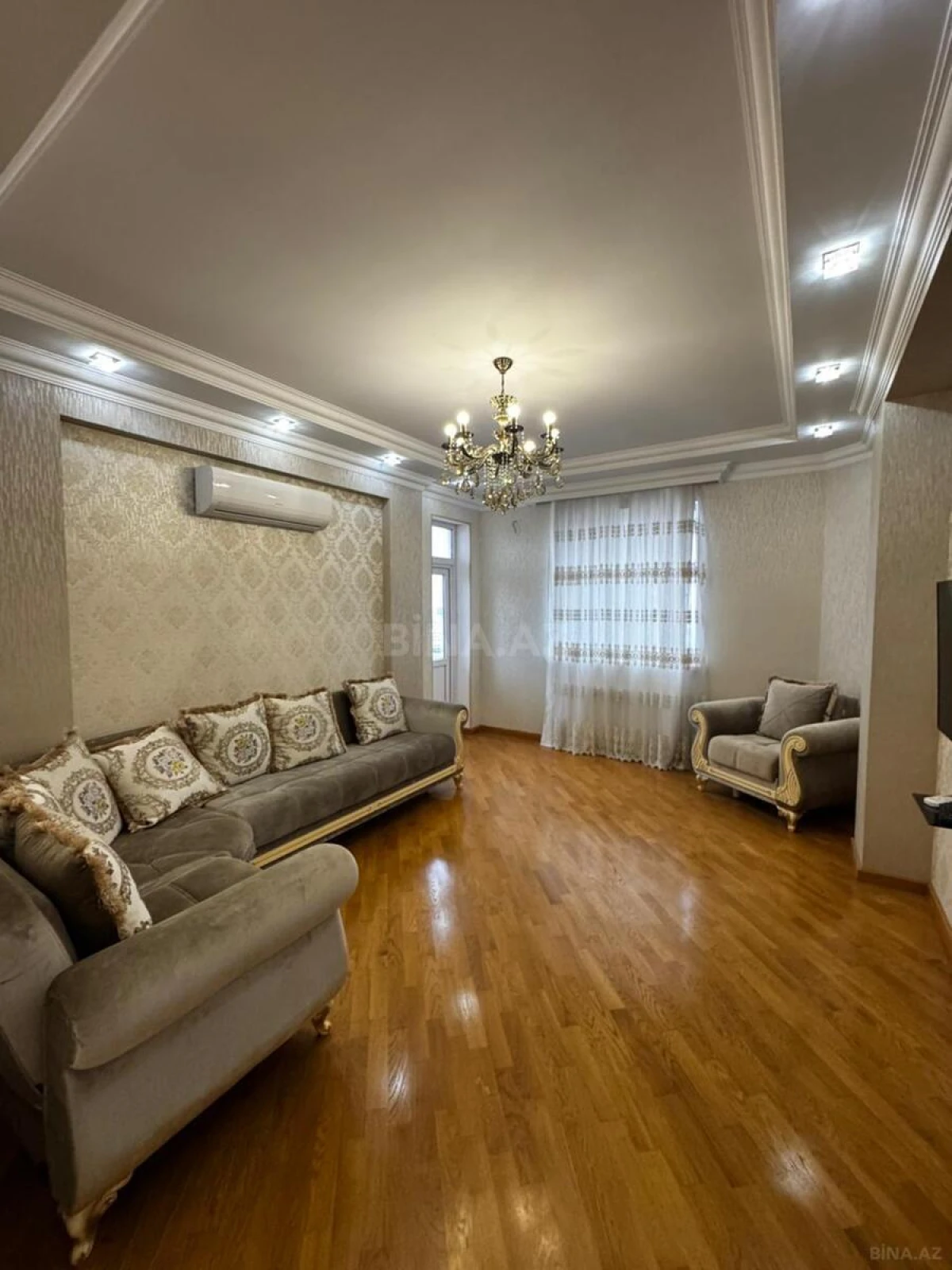 Satılır 3 otaqlı mənzil 105 m²