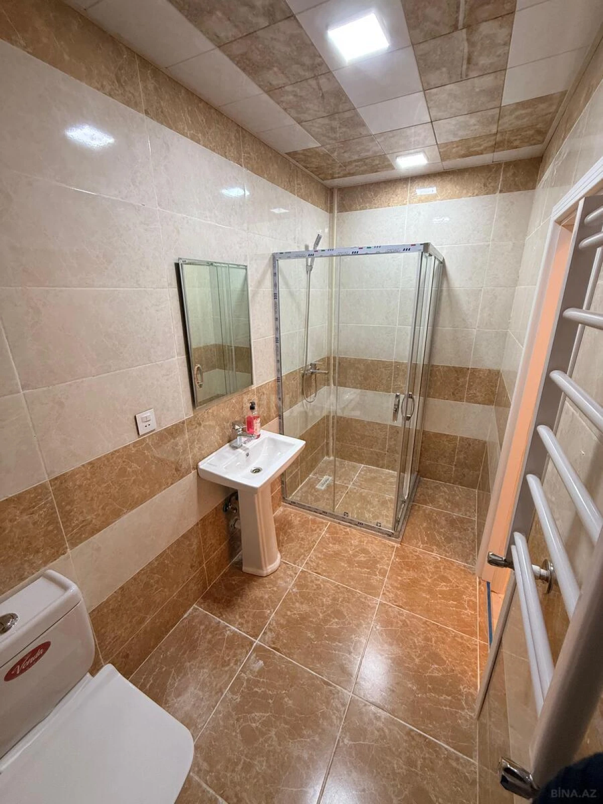 Kirayə verilir 2 otaqlı mənzil 62 m²