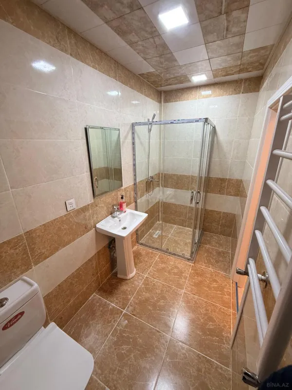 Kirayə verilir 2 otaqlı mənzil 62 m²