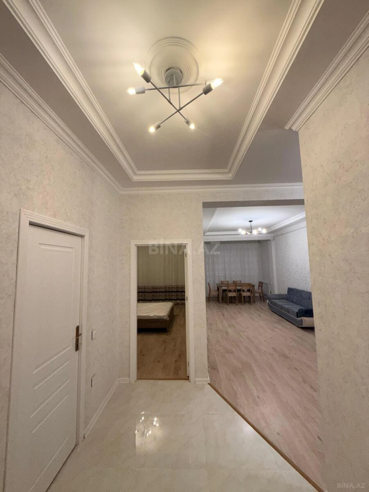 Kirayə verilir 2 otaqlı mənzil 62 m²