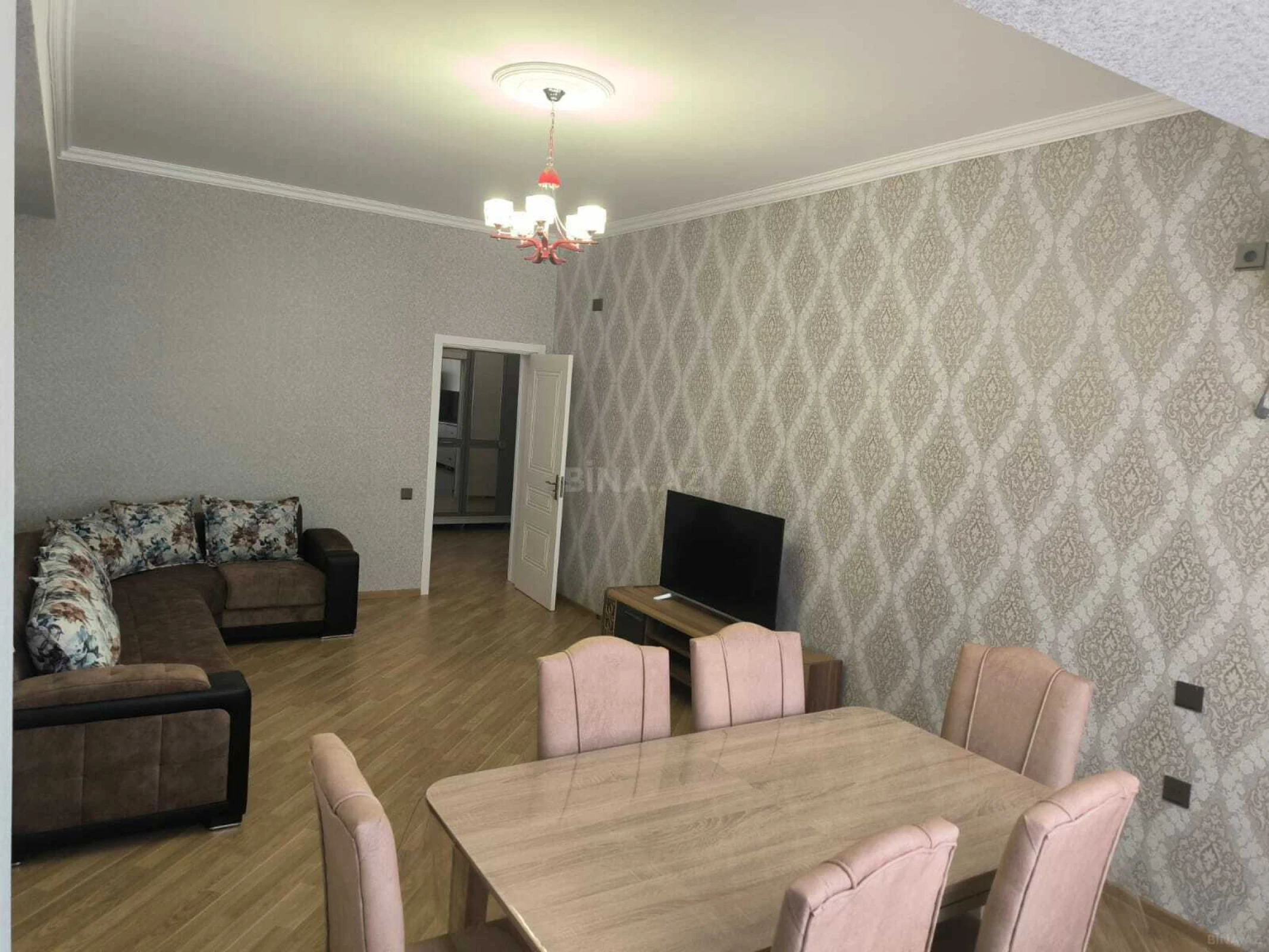Kirayə verilir 3 otaqlı mənzil 102 m²