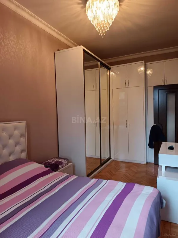 Kirayə verilir 2 otaqlı mənzil 65 m²