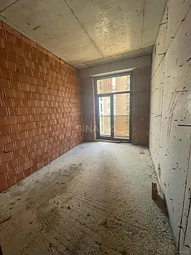 Satılır 4 otaqlı mənzil 145 m²