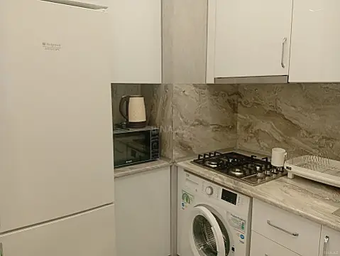 Kirayə verilir 2 otaqlı mənzil 70 m²