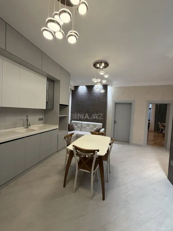 Kirayə verilir 3 otaqlı mənzil 110 m²