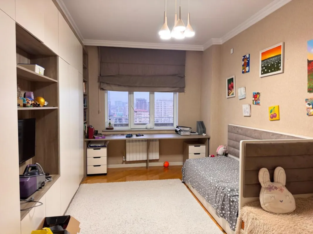 Kirayə verilir 3 otaqlı mənzil 140 m²