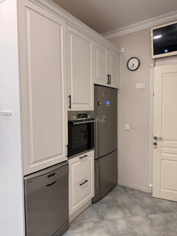 Kirayə verilir 3 otaqlı mənzil 140 m²