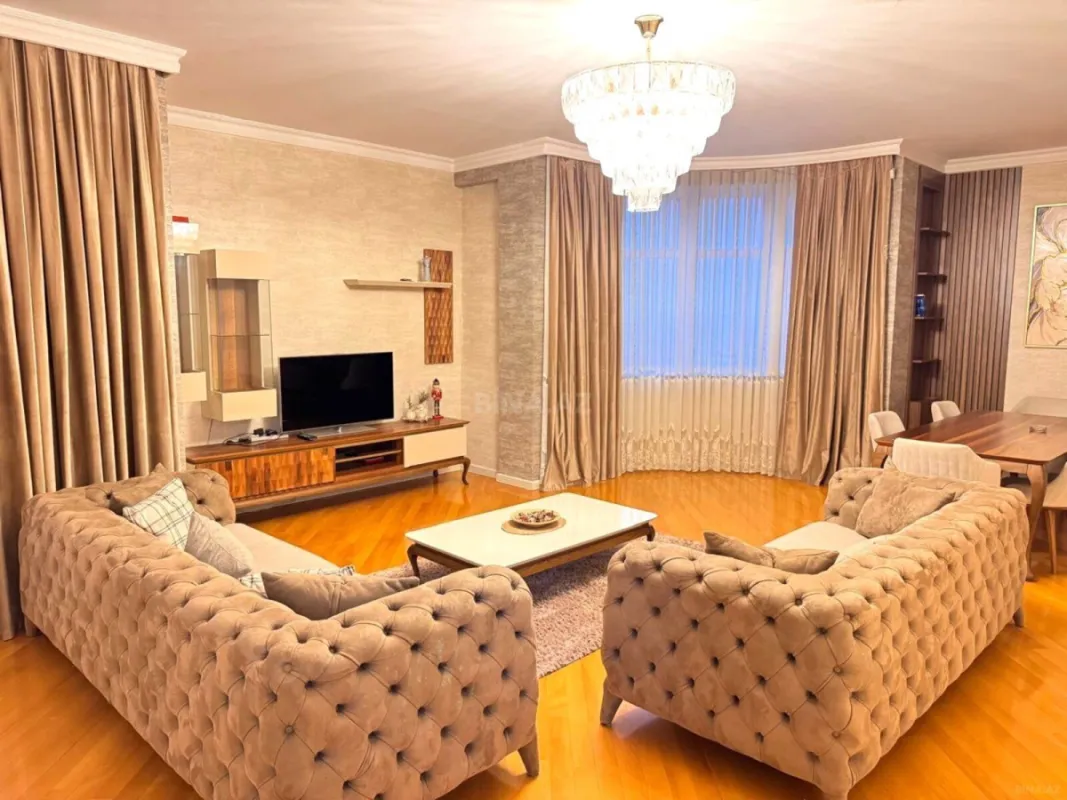 Kirayə verilir 3 otaqlı mənzil 140 m²