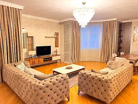 Kirayə verilir 3 otaqlı mənzil 140 m² — Bakı, Xətai m/s yanı 3 otaq 140.00 m²