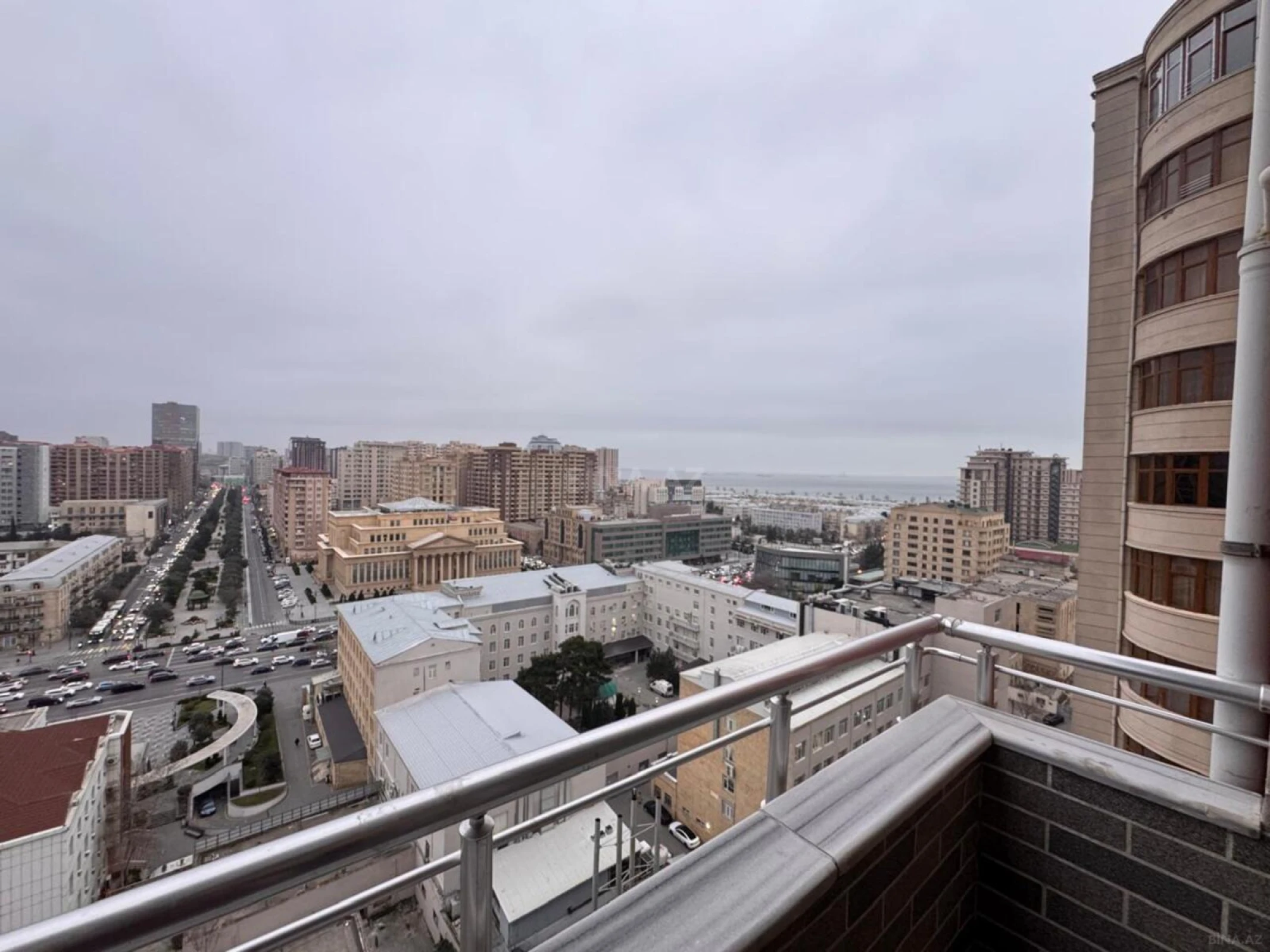 Kirayə verilir 3 otaqlı mənzil 140 m²