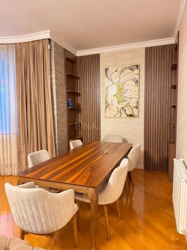 Kirayə verilir 3 otaqlı mənzil 140 m²