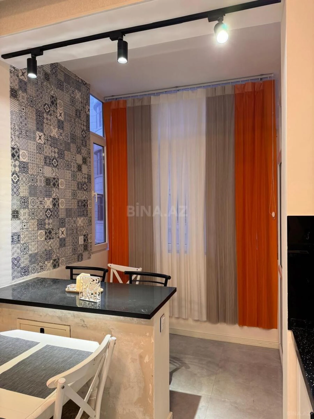 Kirayə verilir 3 otaqlı mənzil 140 m²