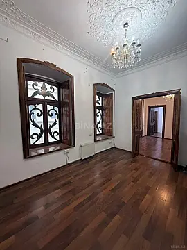 Kirayə verilir 3 otaqlı ofis 105 m²