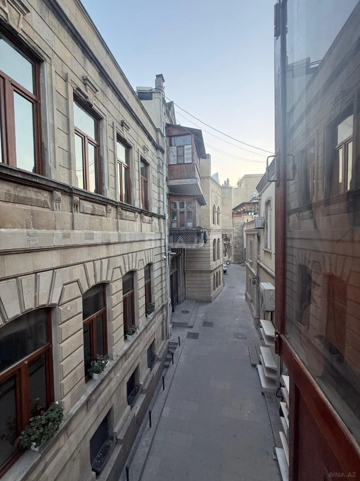 Kirayə verilir 3 otaqlı ofis 105 m²