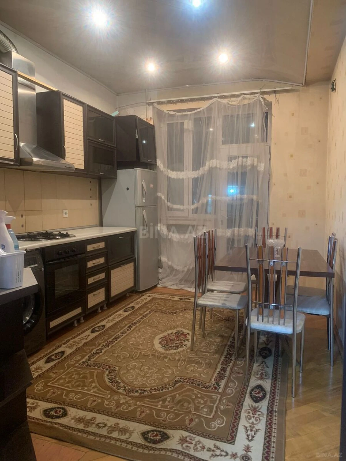 Kirayə verilir 2 otaqlı mənzil 90 m²