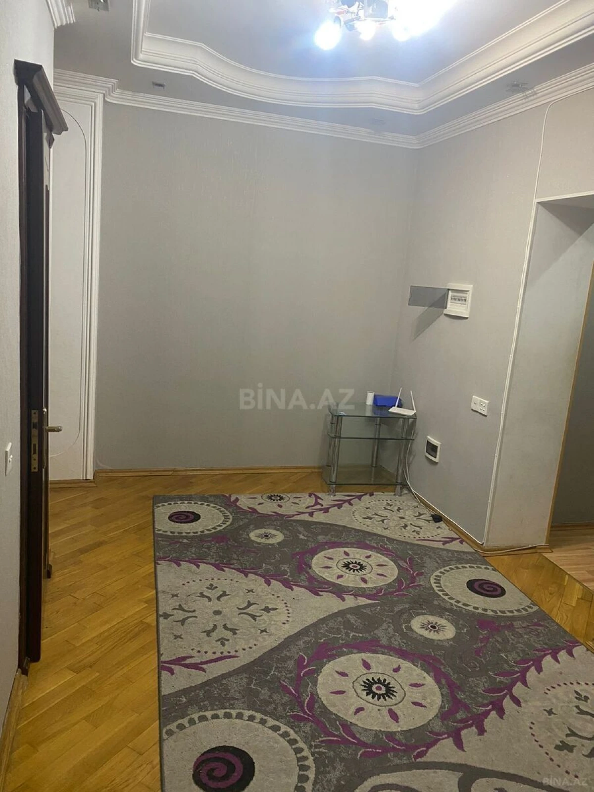 Kirayə verilir 2 otaqlı mənzil 90 m²
