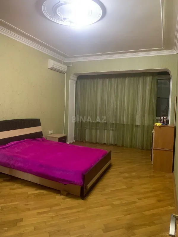 Kirayə verilir 2 otaqlı mənzil 90 m²