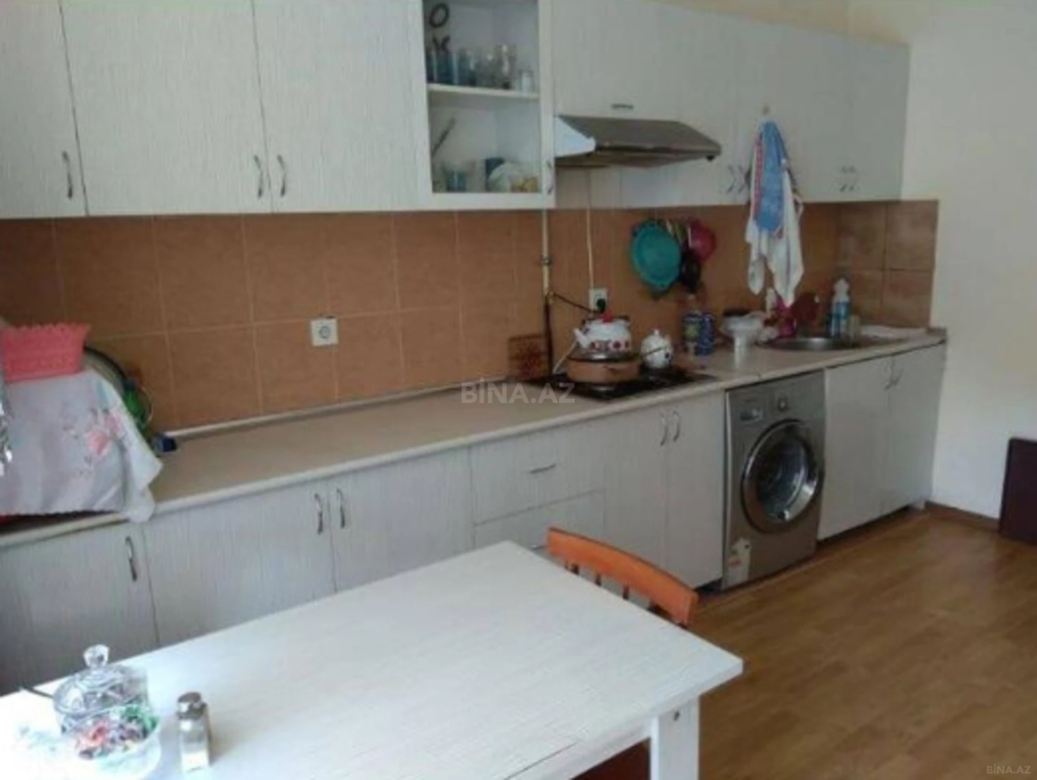 Kirayə verilir 2 otaqlı mənzil 94 m²