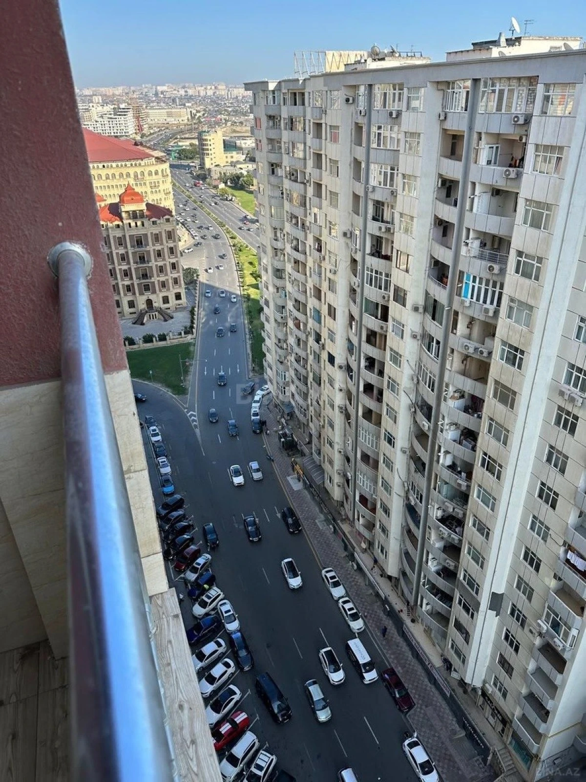 Kirayə verilir 4 otaqlı mənzil 150 m²