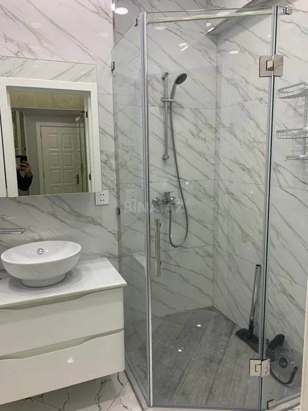 Kirayə verilir 4 otaqlı mənzil 150 m²