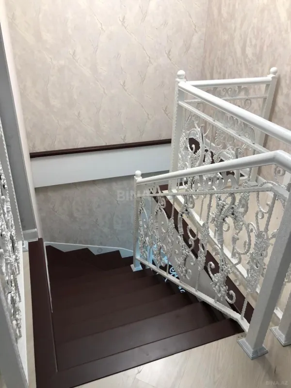 Kirayə verilir 4 otaqlı mənzil 150 m²