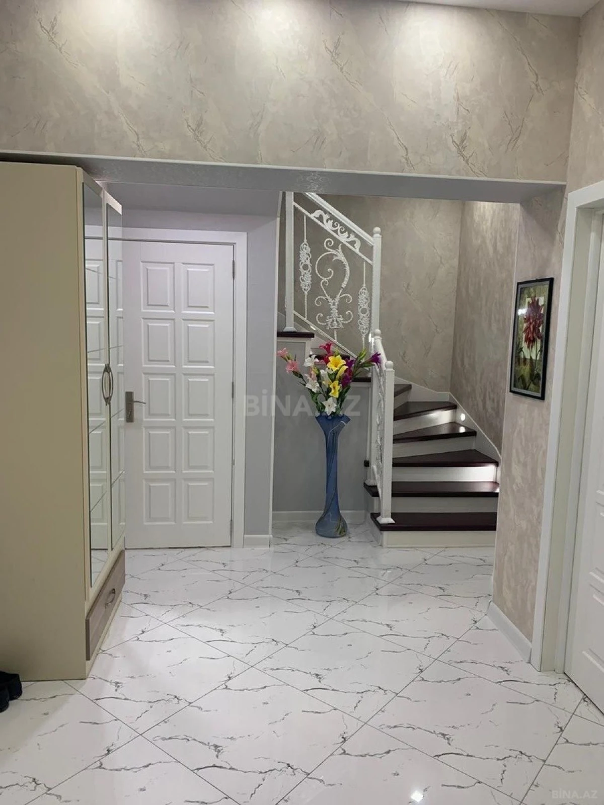 Kirayə verilir 4 otaqlı mənzil 150 m²