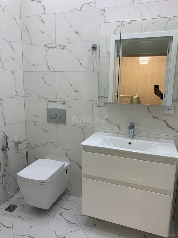 Kirayə verilir 4 otaqlı mənzil 150 m²