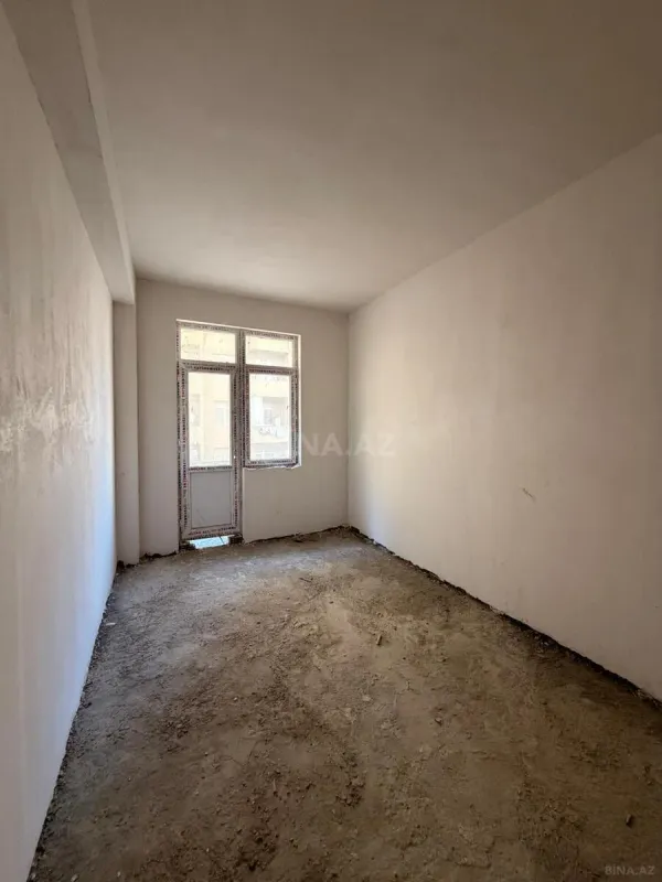 Satılır 4 otaqlı mənzil 107 m²