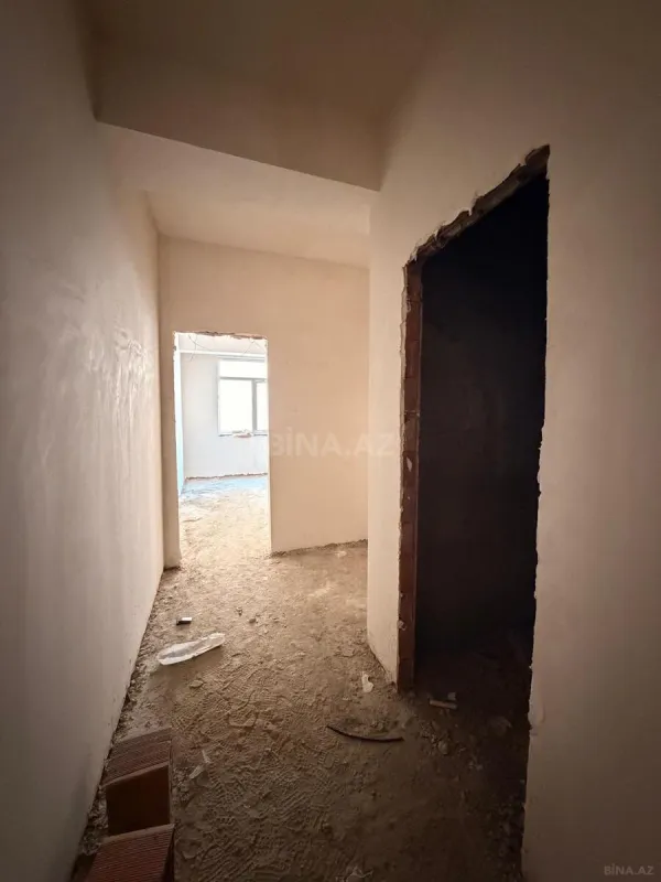 Satılır 4 otaqlı mənzil 107 m²